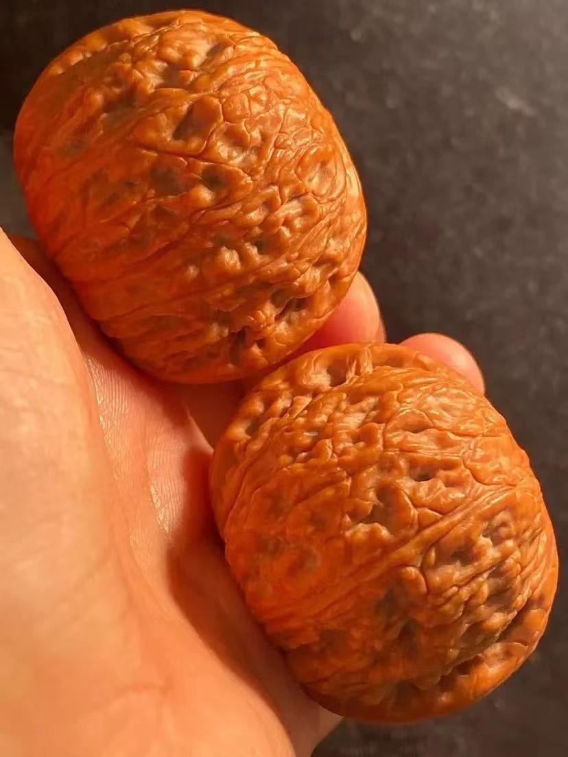 泥鳅背和田玉手镯是什么意思_泥鳅背文玩核桃_泥鳅背手镯是什么样的